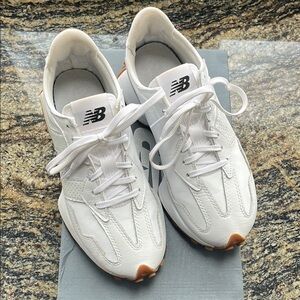New Balance 327 white leather size womens 7.5